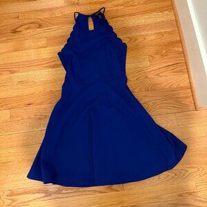 Scalloped sleeveless dress